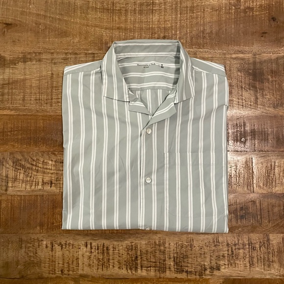 Abercrombie & Fitch Other - Abercrombie & Fitch Camp Collar Short Sleeve Button Up Shirt